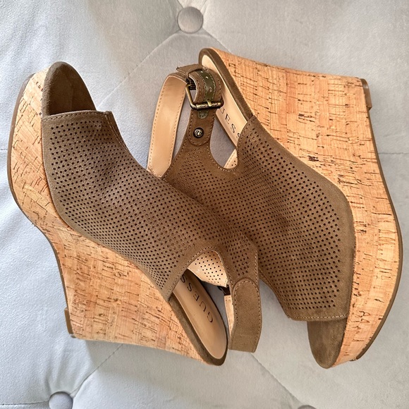 Guess - Olive Green - Wedge Heels - Size 8.5 - Picture 1 of 12